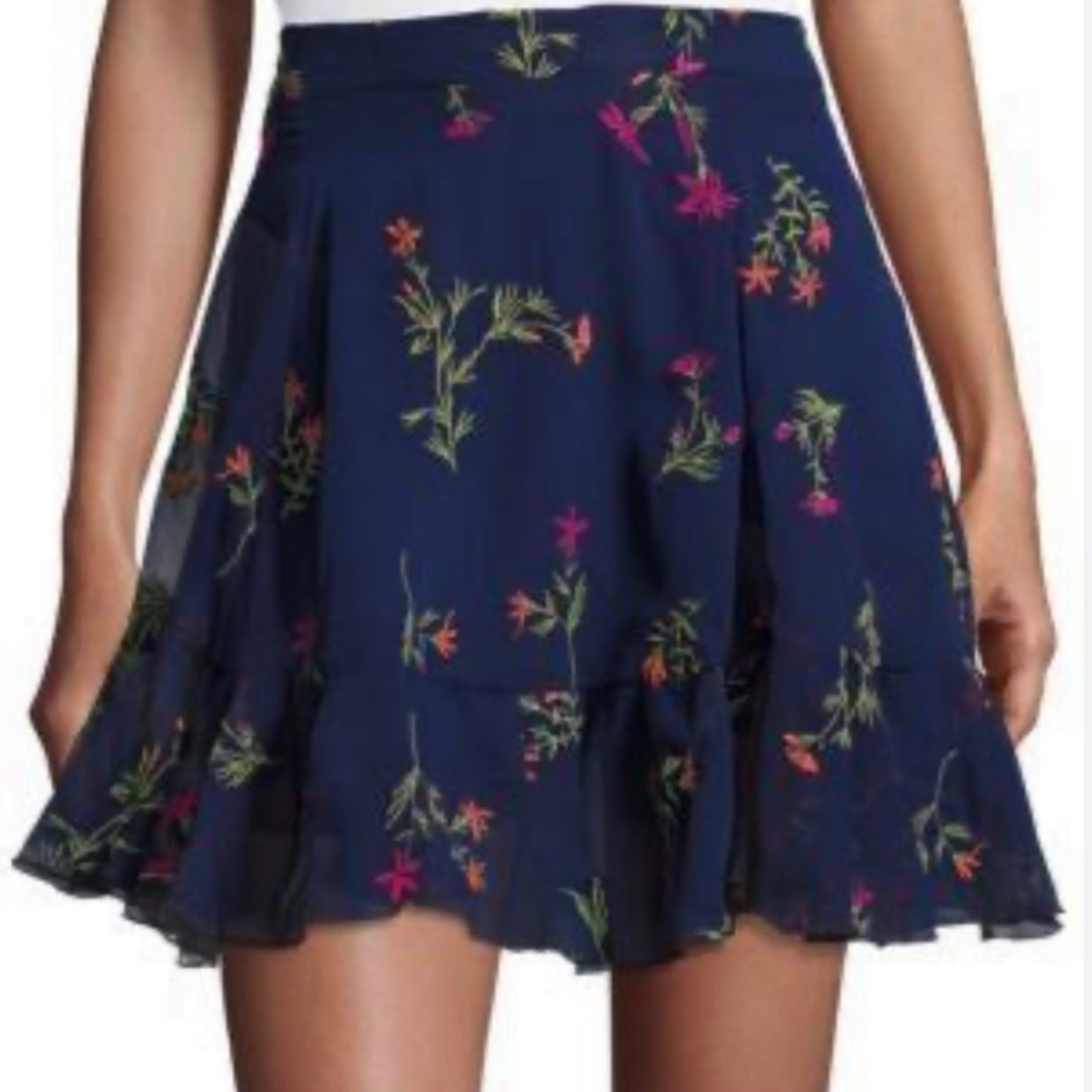 Romeo & Juliet Couture Navy Lined Mini Skirt NWT Medium